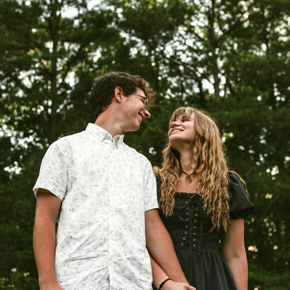 Meet your Posher, Kat - Picture 1 of 1